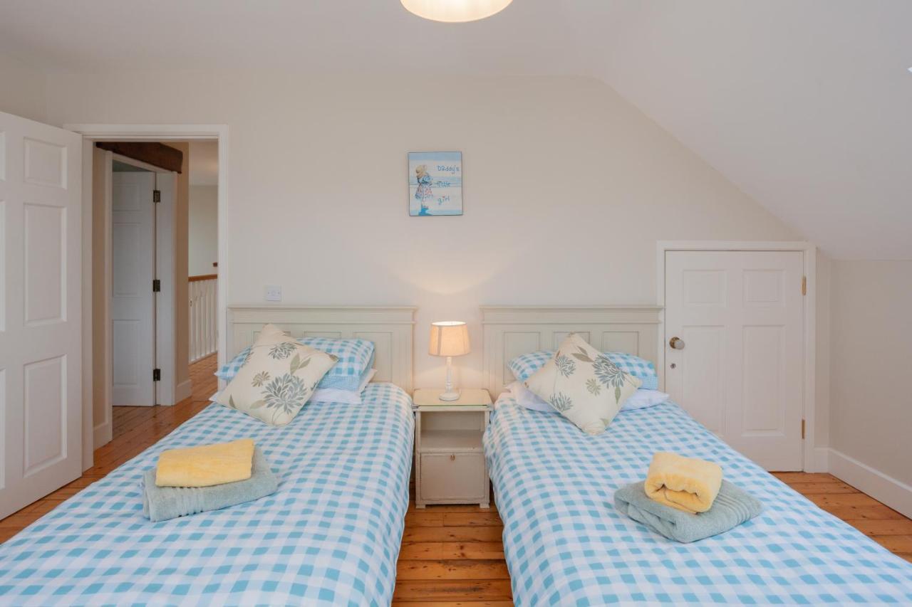Vila Beautiful Mountain Views & Private Hot Tub Kilcoo Exteriér fotografie