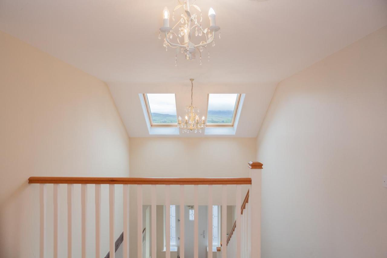 Vila Beautiful Mountain Views & Private Hot Tub Kilcoo Exteriér fotografie