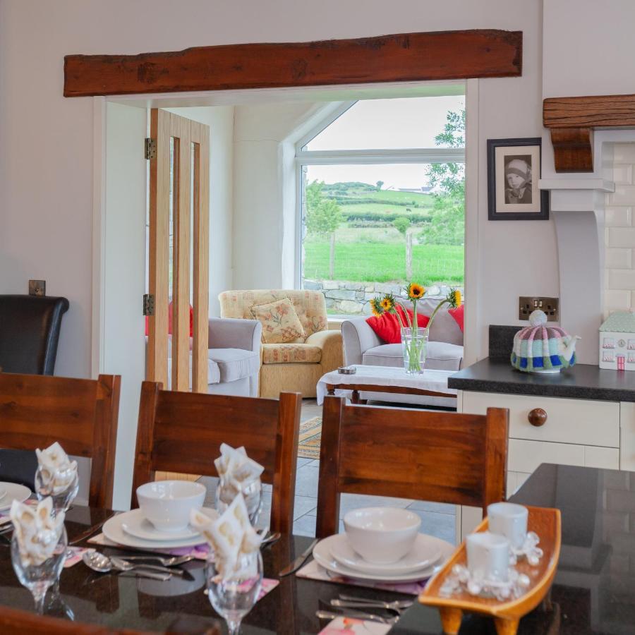 Vila Beautiful Mountain Views & Private Hot Tub Kilcoo Exteriér fotografie