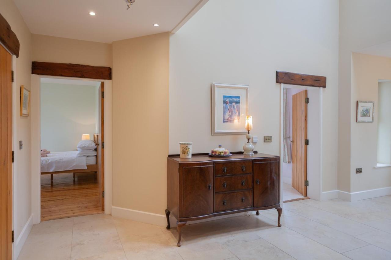 Vila Beautiful Mountain Views & Private Hot Tub Kilcoo Exteriér fotografie