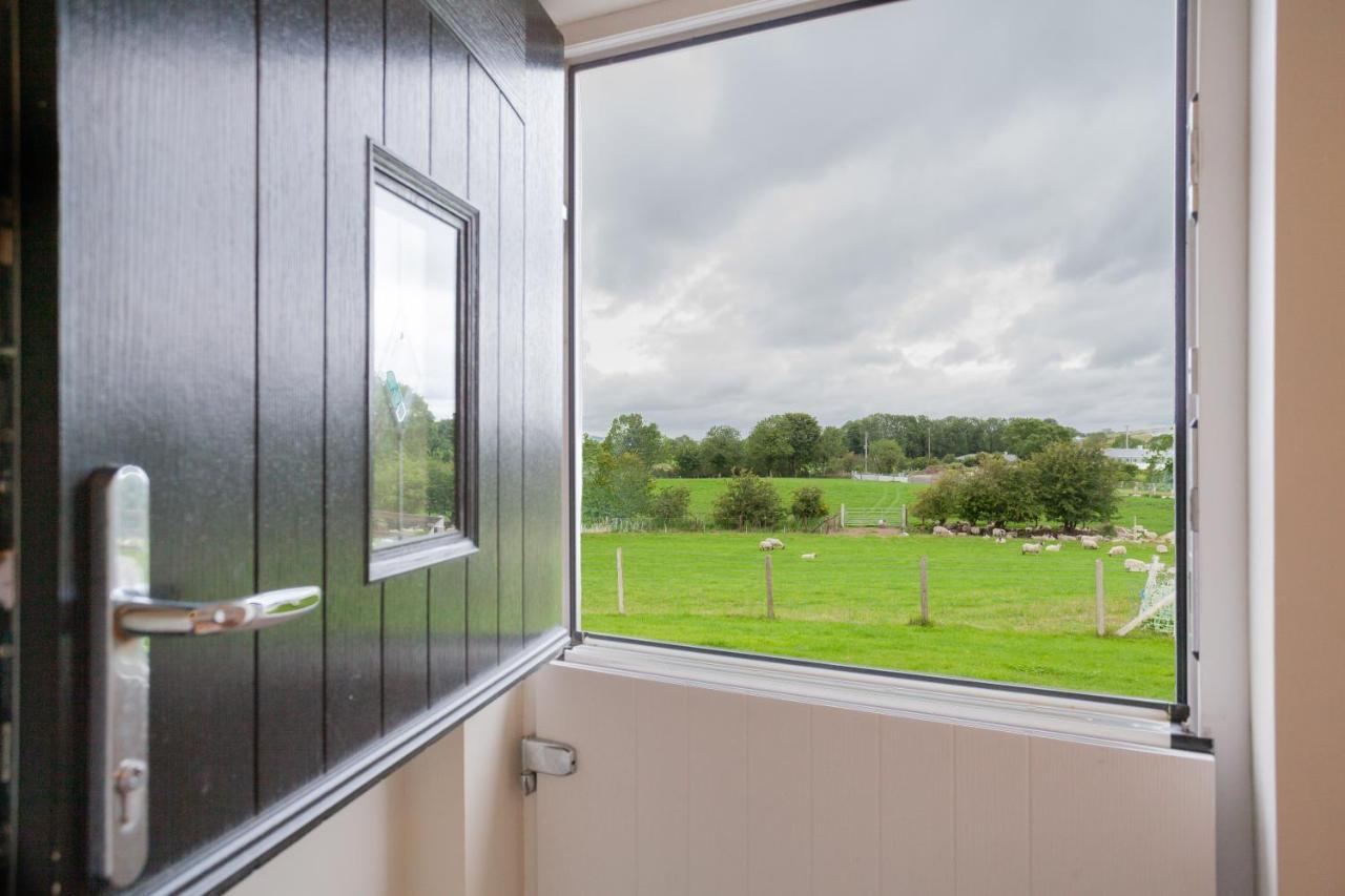 Vila Beautiful Mountain Views & Private Hot Tub Kilcoo Exteriér fotografie