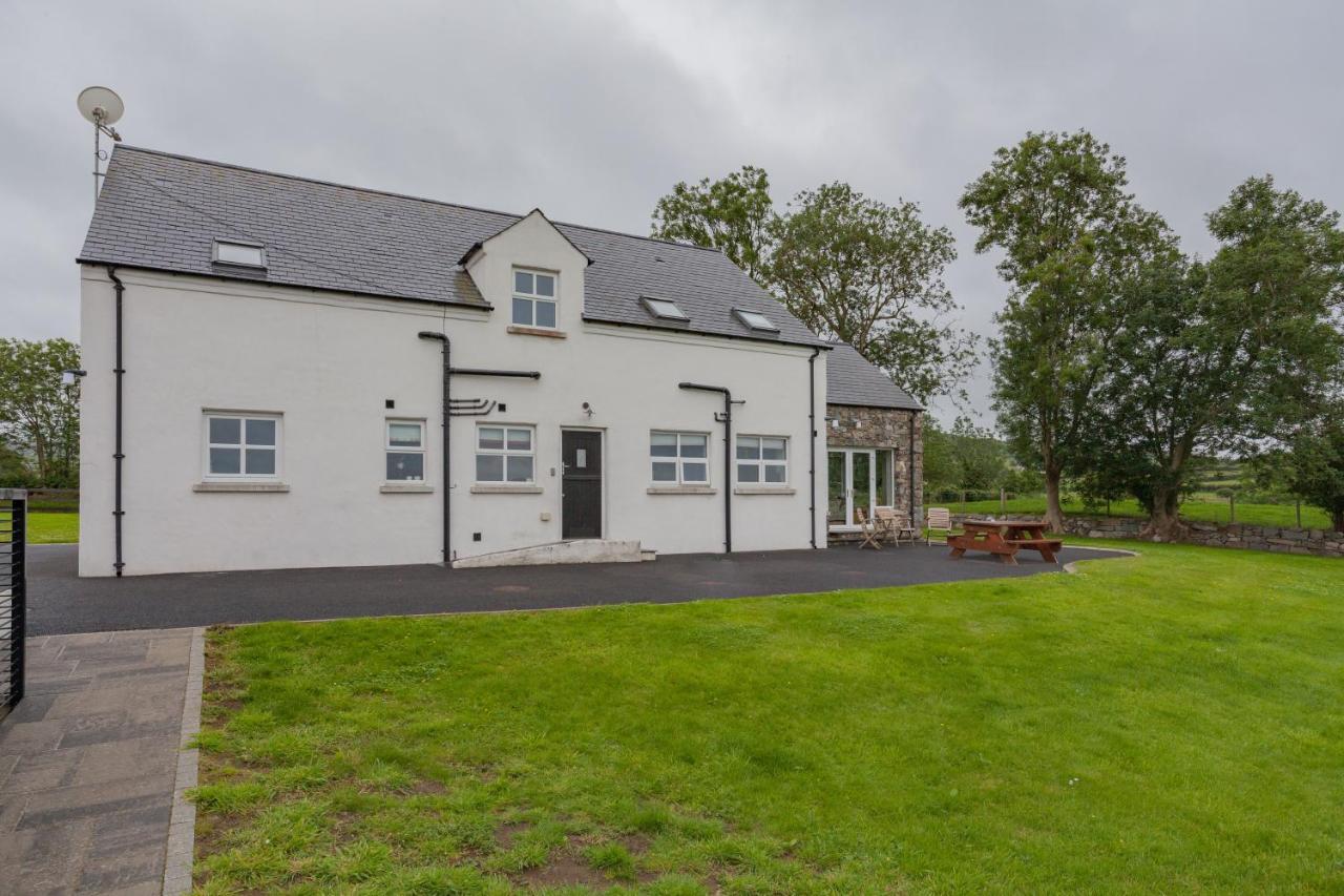 Vila Beautiful Mountain Views & Private Hot Tub Kilcoo Exteriér fotografie