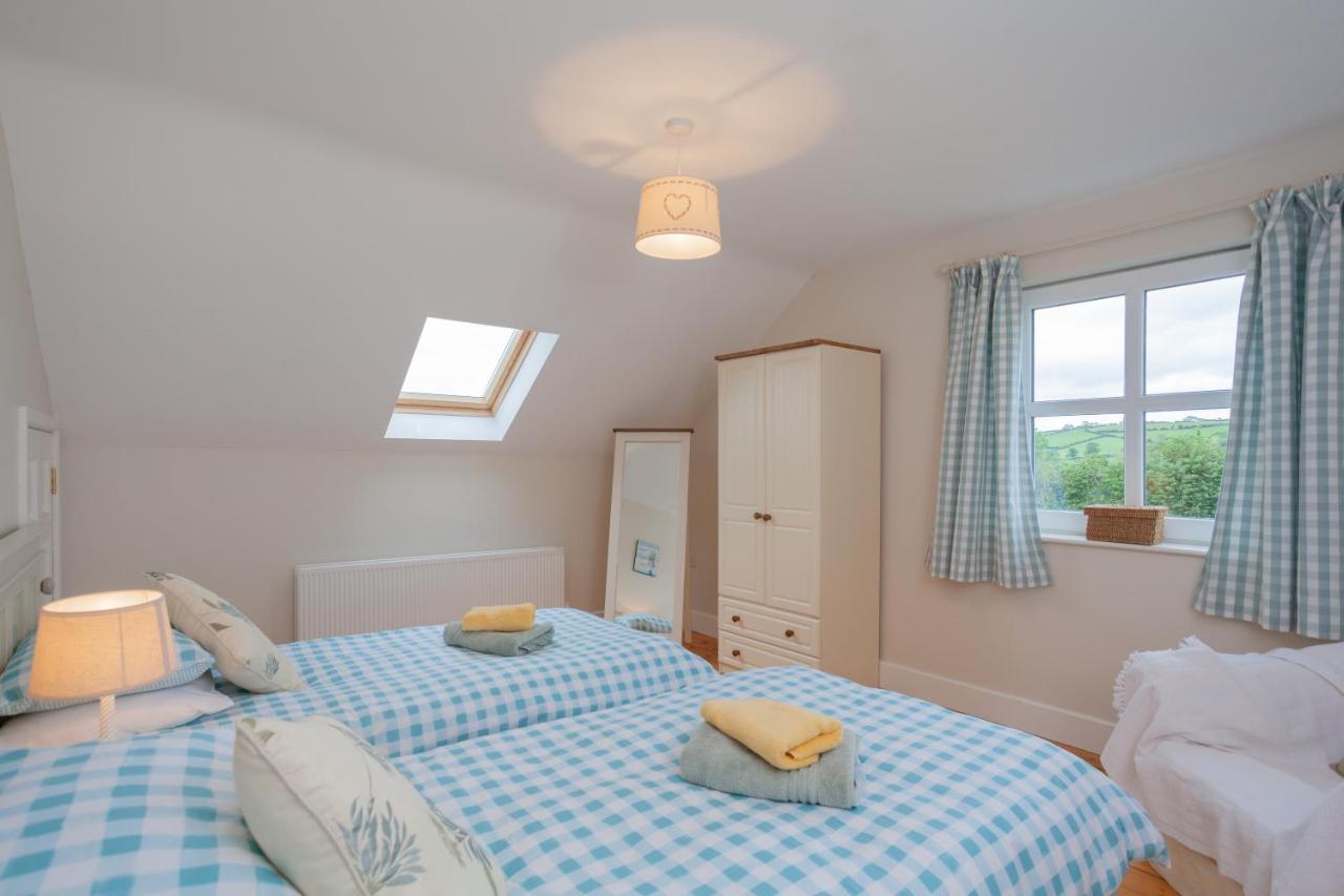 Vila Beautiful Mountain Views & Private Hot Tub Kilcoo Exteriér fotografie