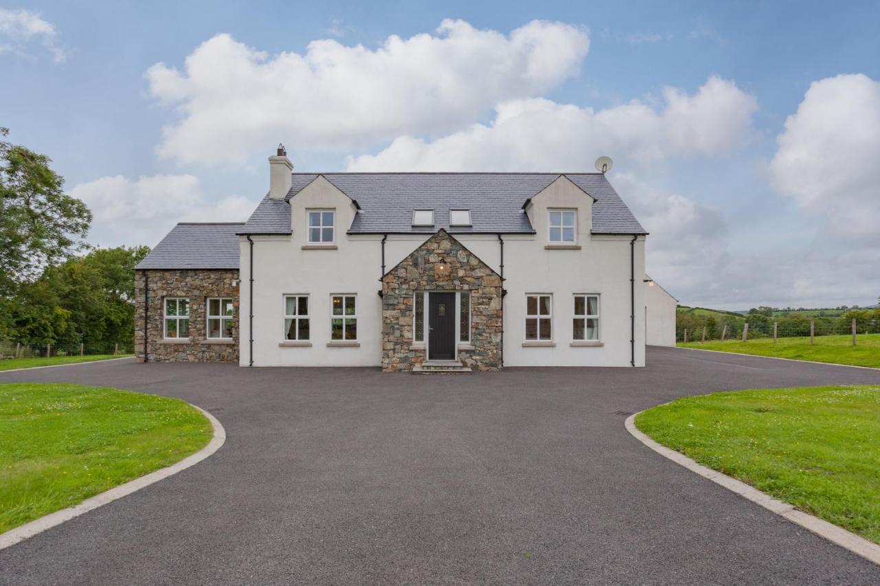 Vila Beautiful Mountain Views & Private Hot Tub Kilcoo Exteriér fotografie