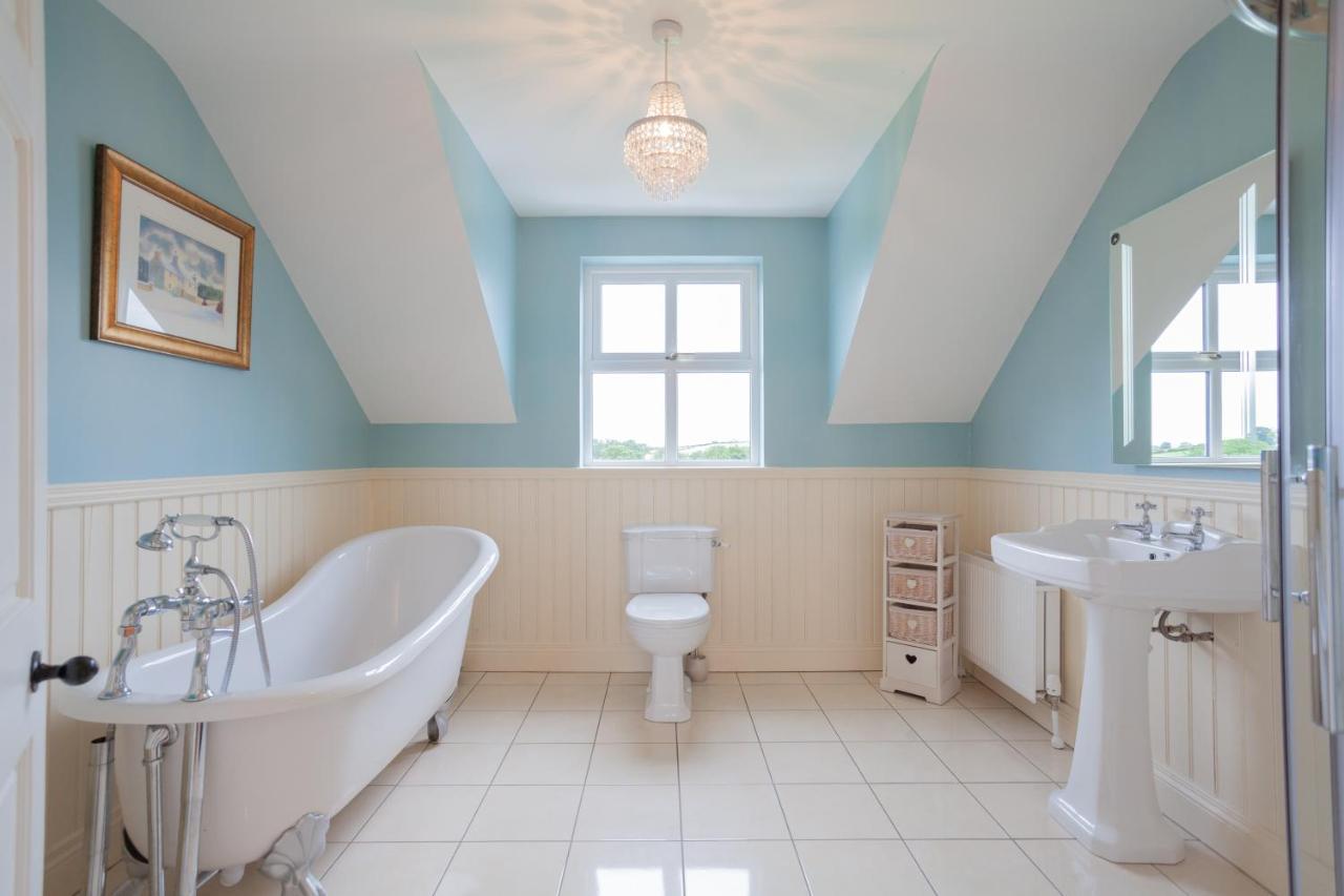 Vila Beautiful Mountain Views & Private Hot Tub Kilcoo Exteriér fotografie