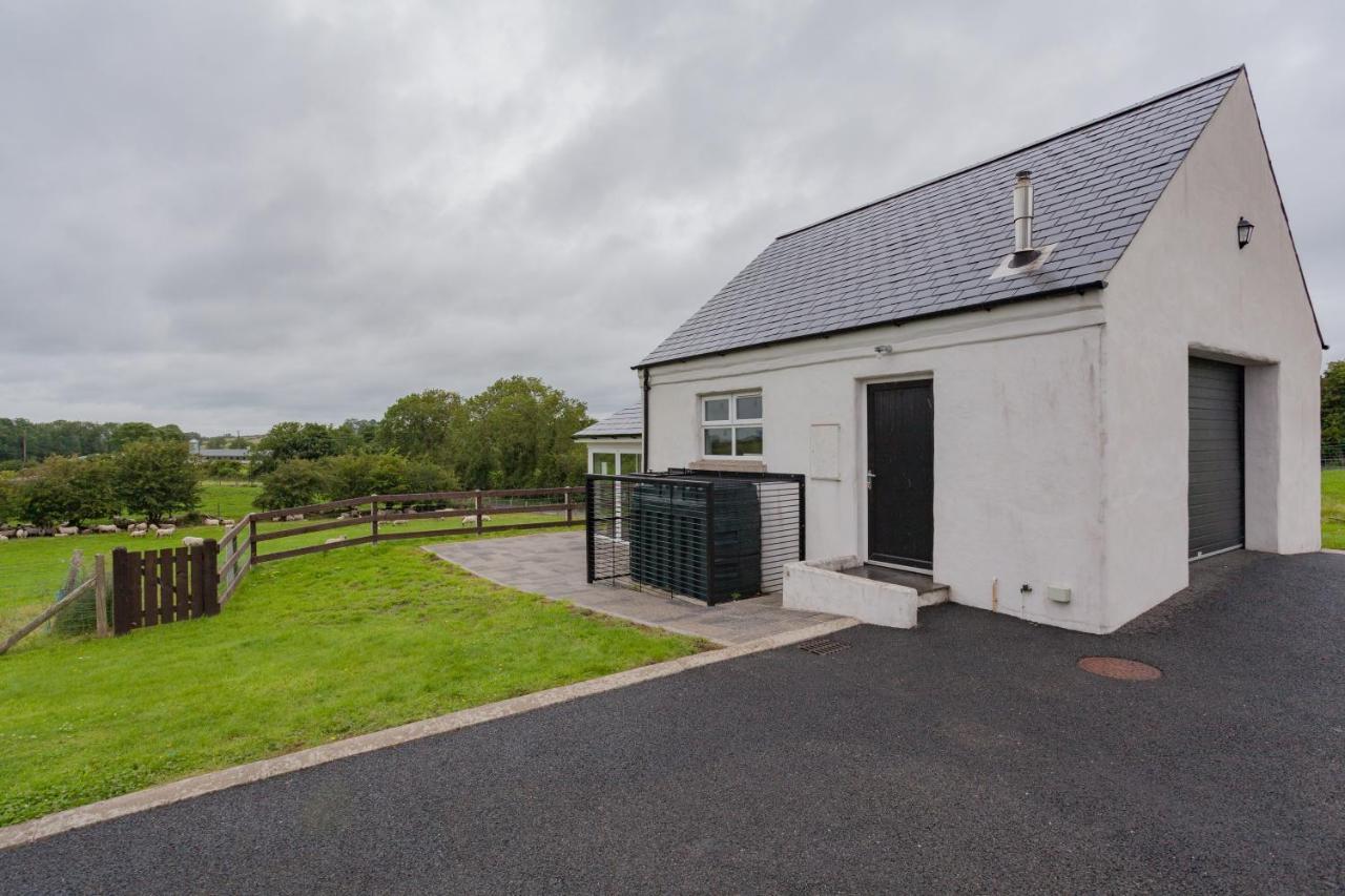 Vila Beautiful Mountain Views & Private Hot Tub Kilcoo Exteriér fotografie