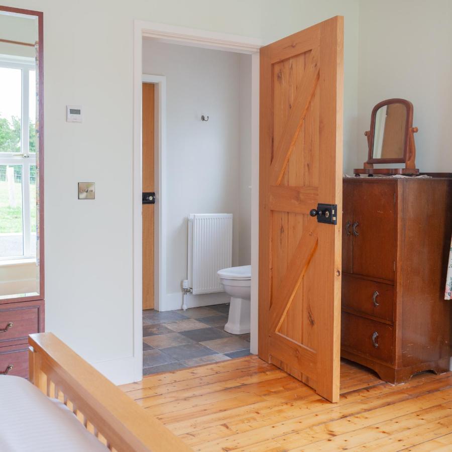 Vila Beautiful Mountain Views & Private Hot Tub Kilcoo Exteriér fotografie